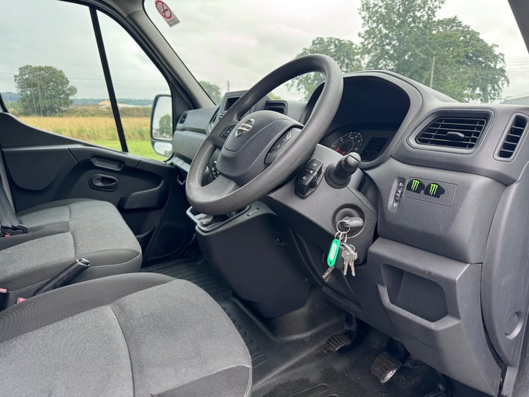 2020 Nissan NV400 Nissan NV400 2020 Mwb Fridge Van 2.3 dci 135ps MOT and Full History !! PANEL VA...