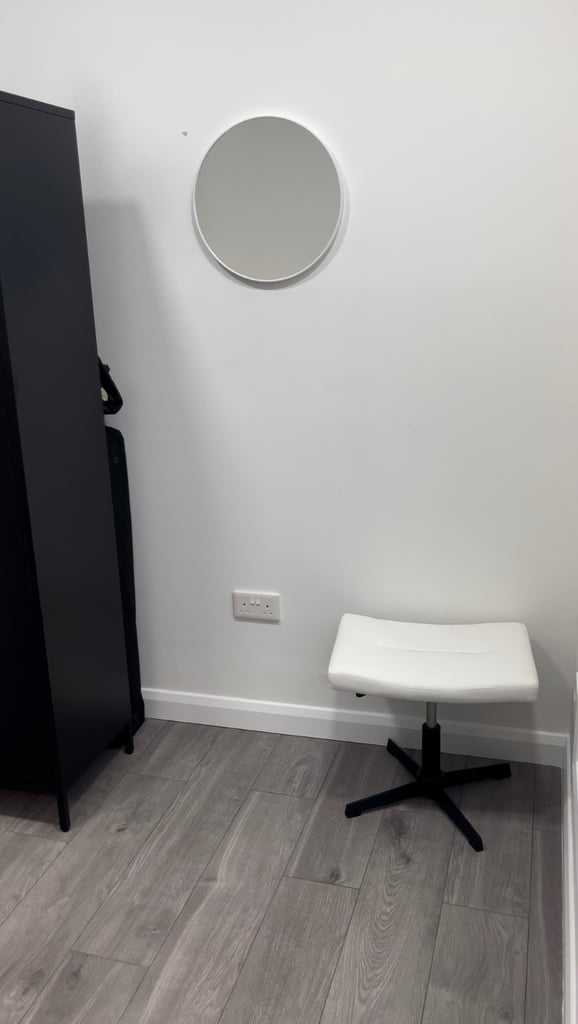 Nail/Beauty Studio