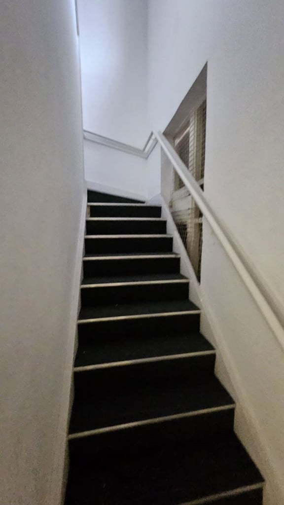 700 Sq foor shop to let in the beautiful Victoria Aracade in Walsall Town Centre