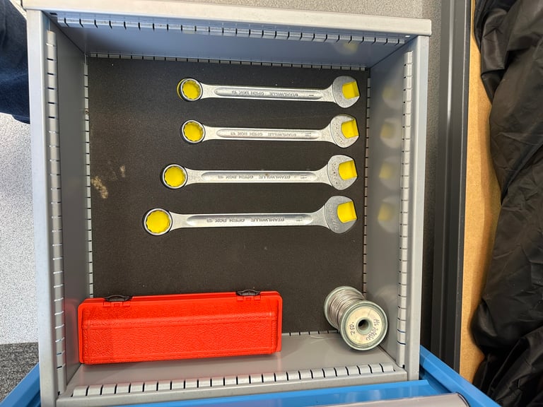 Stahlwillie Roll Cab complete with imperial tools