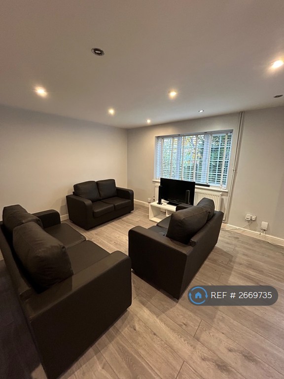 1 bedroom in Laxton Walk, Cheltenham, GL51 (#2669735)