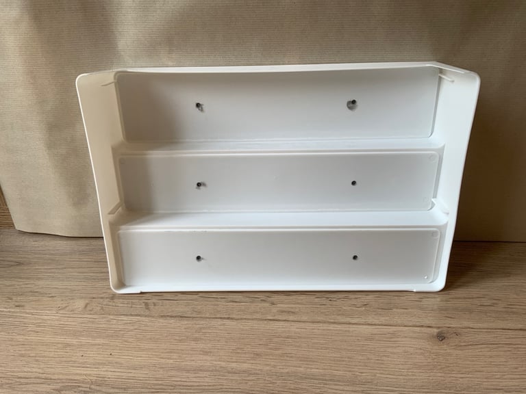 Cupboard storage steps