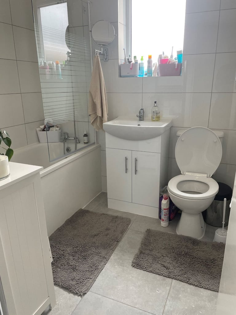 Brand new 3 double bedroom house for rent  in ENFIELD, ideally located by station and local shops