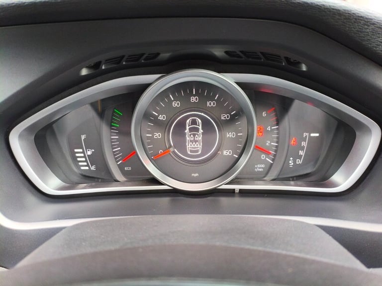 Volvo V40 D2 CROSS COUNTRY LUX