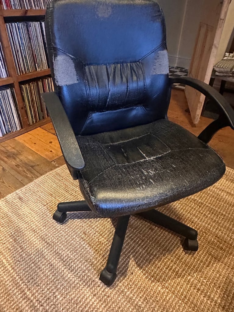 image for Free black computer chair