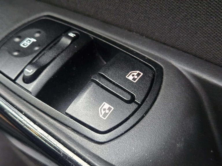 2015 Vauxhall Corsa 1.4i ecoFLEX SRi Euro 6 5dr HATCHBACK Petrol Manual