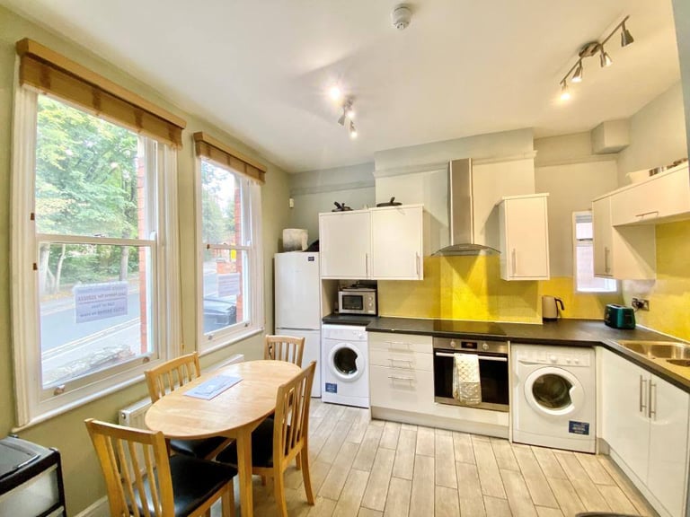 🏡 LUXURY 9 Bed House 🔥 Lincoln City Centre Location 🔥 Accredited 🏡