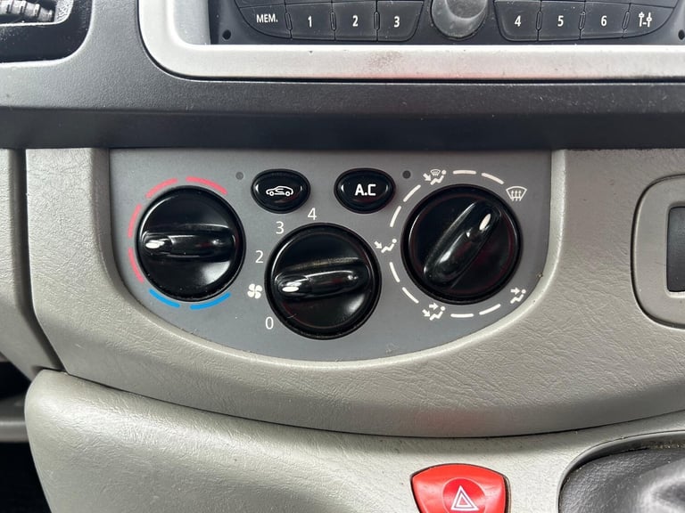 2013 Vauxhall Vivaro 2.0 2900 CDTi Sportive FWD L3 4dr PANEL VAN Diesel Manual