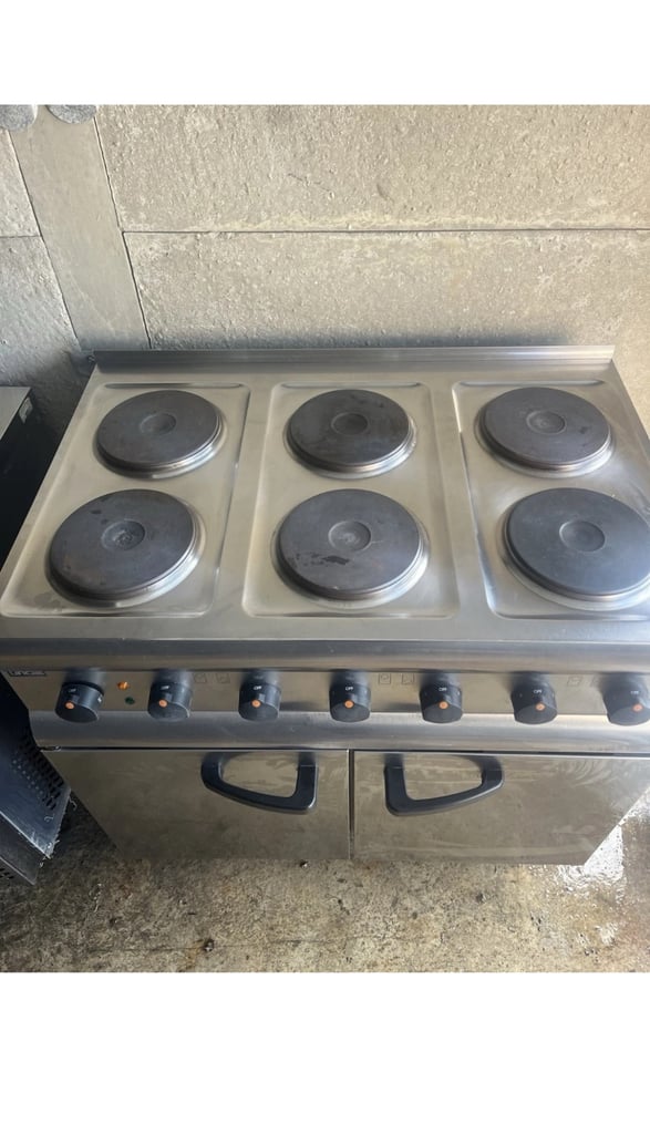Lincat ESLR9C  THREE PHASE Industrial Commercial Electric Oven with 6 Plate Range Cooker Hob