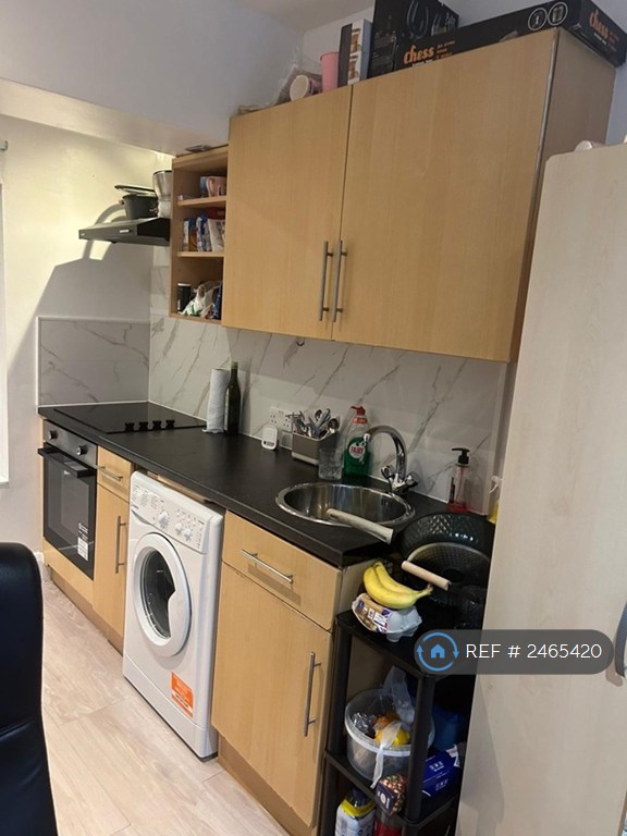 Studio flat in Whymark House, London, N22 (#2465420)
