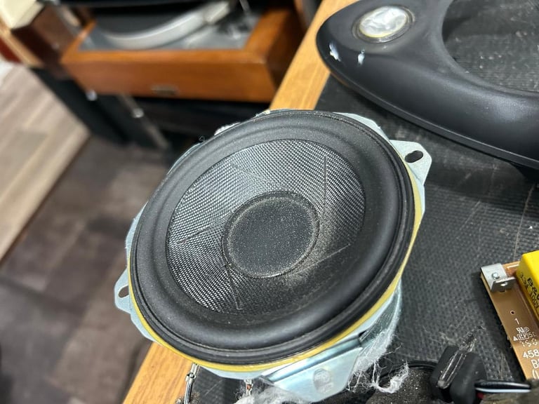 Parts & speaker drivers for B&W Bowers & Wilkins Zeppelin