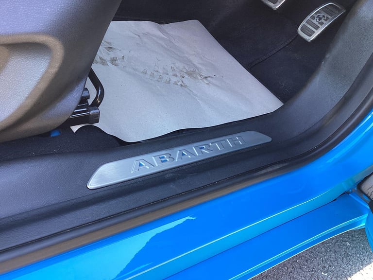 2024 Abarth 500 42kWh Scorpionissima Auto 3dr HATCHBACK Electric Automatic