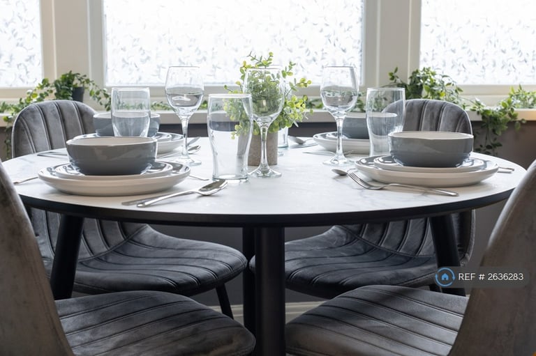 2 bedroom house in West Court, Southsea, PO4 (2 bed) (#2636283)