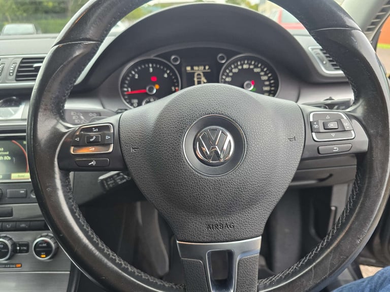 2013 Volkswagen Passat 2.0 TDI Bluemotion Tech Highline 4dr DSG SALOON DIESEL Automatic