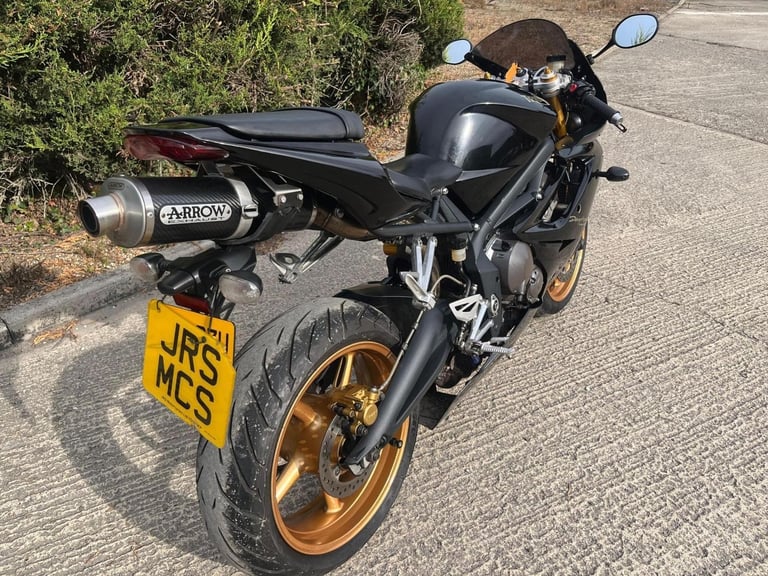 2007 07 TRIUMPH DAYTONA 675 SPORTS 600 WHITE NEW MOT SUPERSPORT TRIPLE BLACK