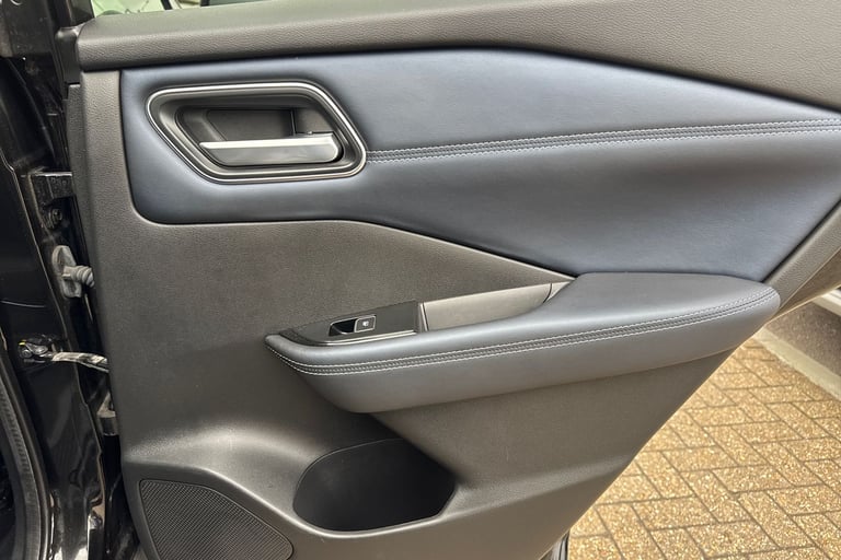 2021 Nissan Qashqai 1.3 DiG-T MH Tekna 5dr Hatchback Petrol Manual