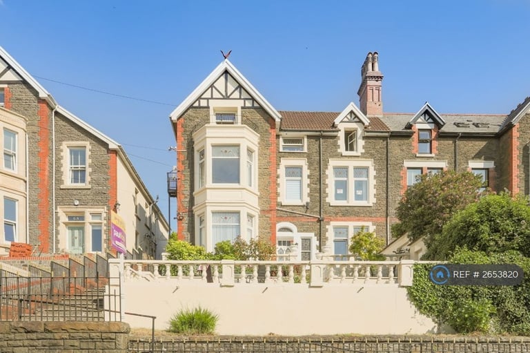1 bedroom flat in Merthyr Road, Pontypridd, CF37 (1 bed) (#2653820)
