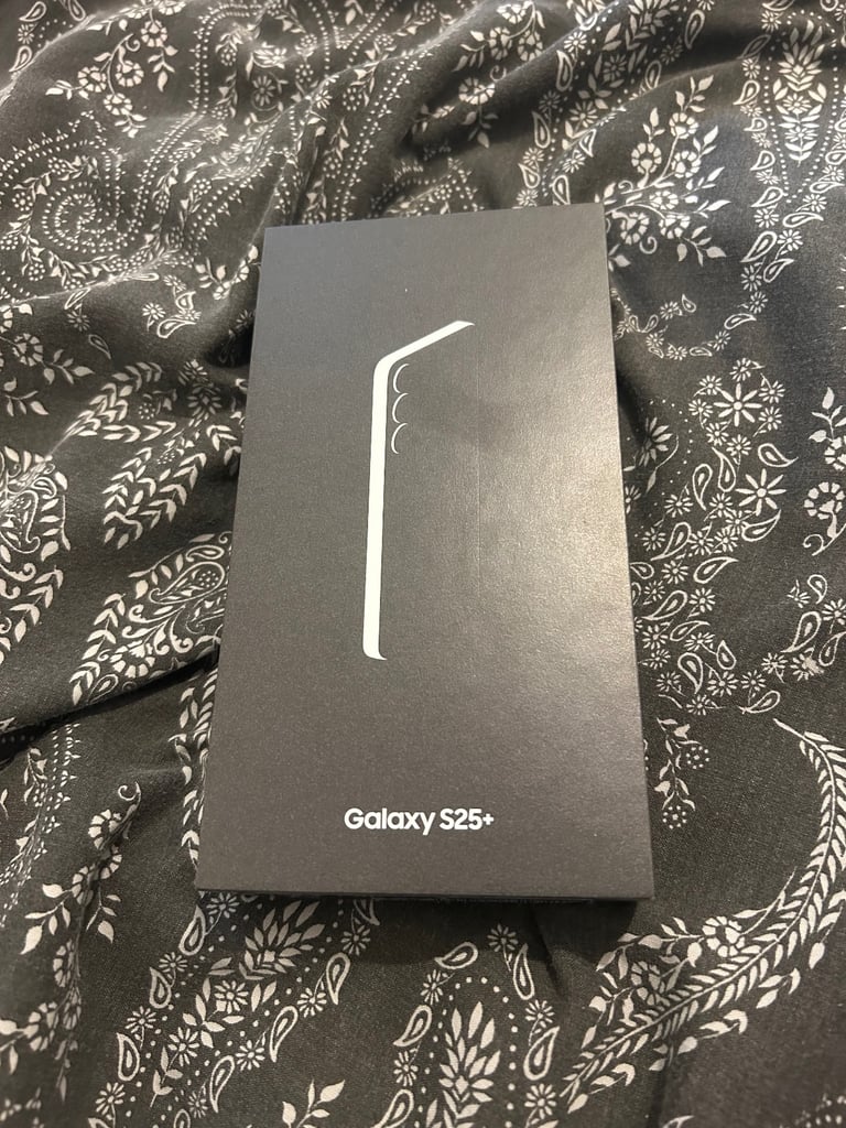image for Samsung bundle set (S25+,Galaxy watch 7,Galaxy tab a9+) Brand new!!!