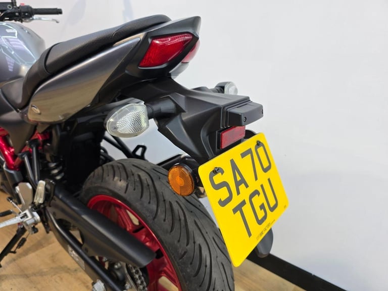 Suzuki SV650 Silver 2020 - ABS, Full Digital Display, Low Mileage