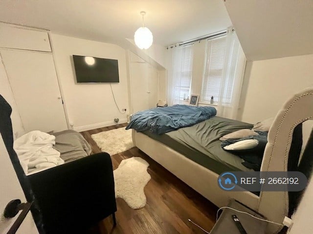 2 bedroom flat in Avington Grove, London, SE20 (2 bed) (#2662192)