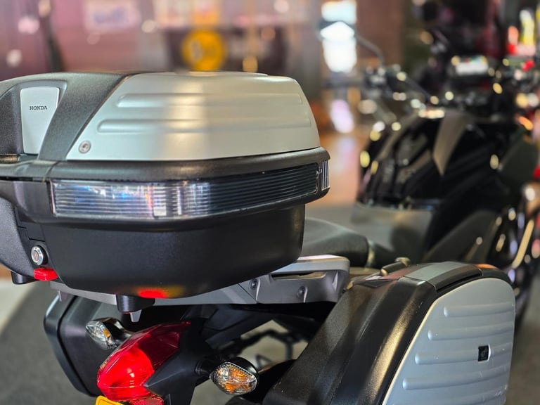2015 HONDA NC 750 XD-E DCT HONDA LUGGAGE 8,900 MILE'S 