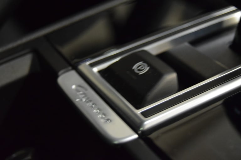 PORSCHE CAYENNE 3.0 V6 E-Hybrid 17.9kWh Platinum Edition 2022