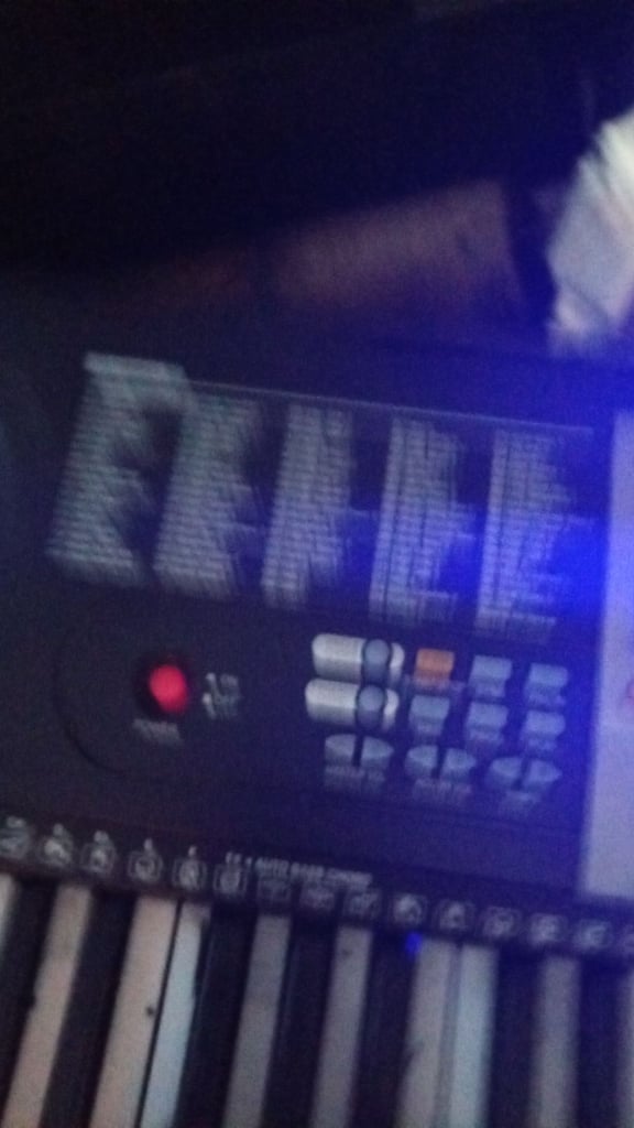 Cosway keyboard on stand fully working order
