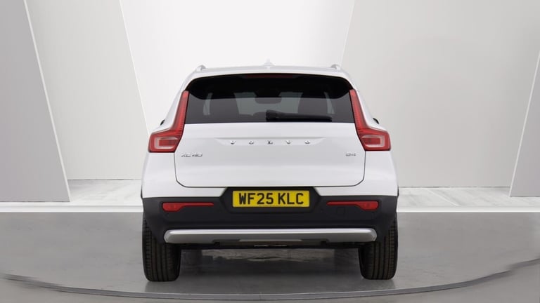 2025 Volvo XC40 B4 (P) Ultra Bright (Sunroof, Pilot Assist, BLIS, Leather) ESTATE Petrol/Electric...