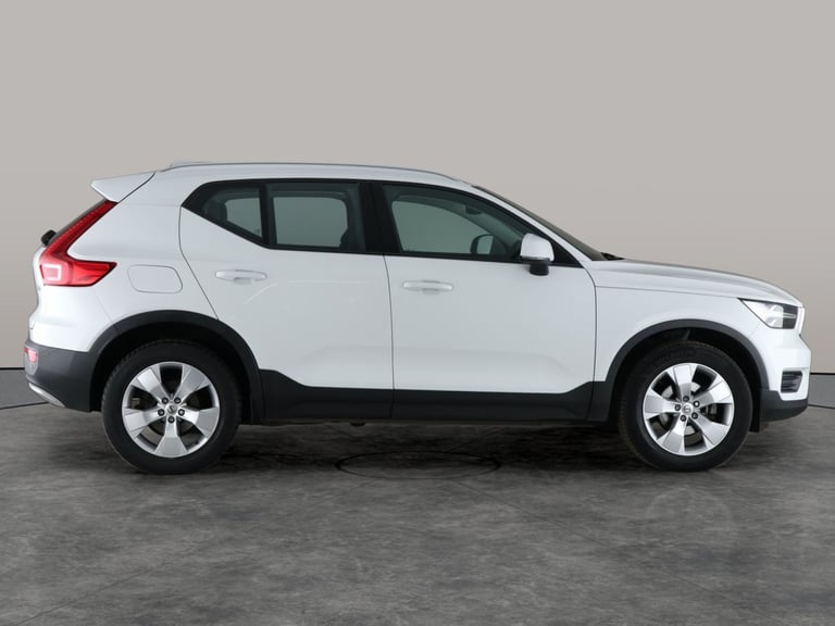 2020 Volvo XC40 1.5 T3 Momentum SUV 5dr Petrol Auto Euro 6 (s/s) (163 ps) - SENSUS SAT NAV  Suv P...