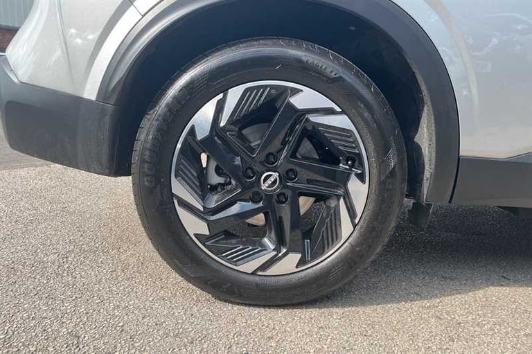 2025 Nissan Qashqai 1.3 DIG-T MH N-CONNECTA 5DR Hatchback Petrol Manual