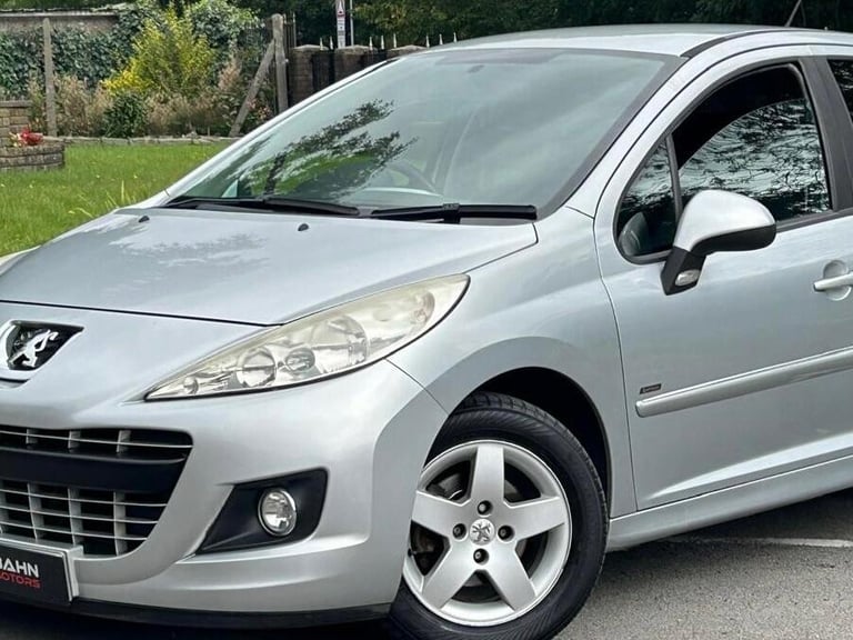 2011 Peugeot 207 1.4 VTi Sportium Euro 5 5dr HATCHBACK Petrol Manual