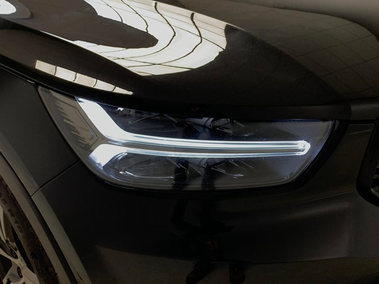 2022 Volvo XC40 2.0 B4 MHEV R-Design SUV 5dr Petrol Hybrid Auto Euro 6 (s/s) (197 ps) - AUT Suv H...