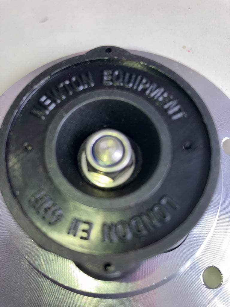 Newton equipment Aero 300 fuel filler cap flange assembly silver locking