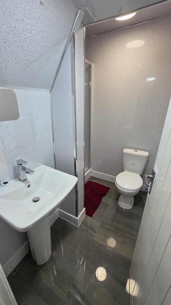 En-suite Studios available for rent short or long term 