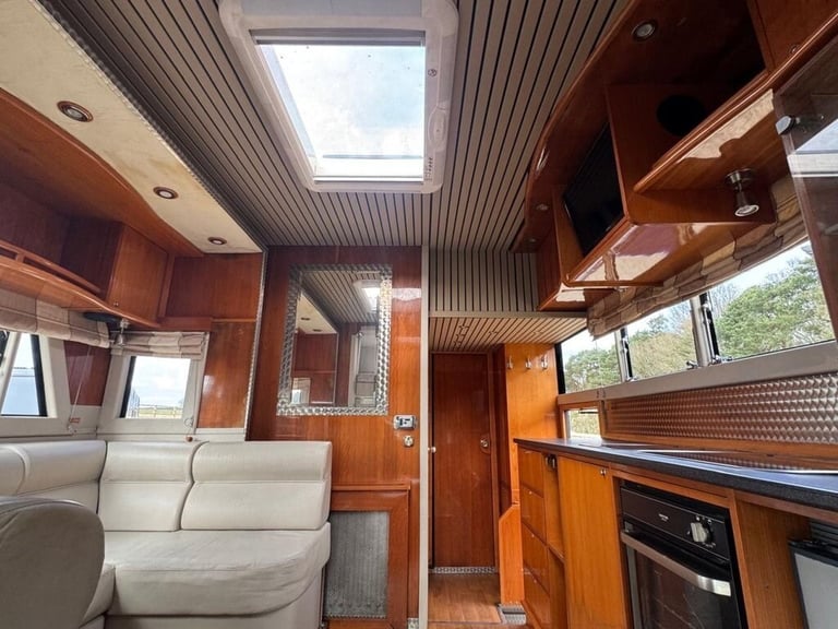 2007 Iveco STRALIS 7 HORSE LEHEL HORSEBOX Diesel Automatic