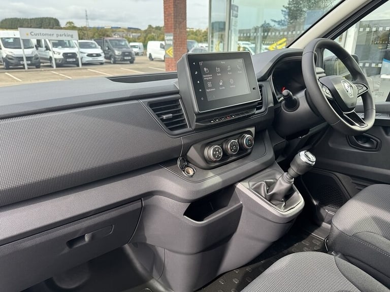 2025 Renault Trafic 130ps LL30 130 Advance 6 Seat with Air Con, Cruise, Rear Sensors &amp; Delive...