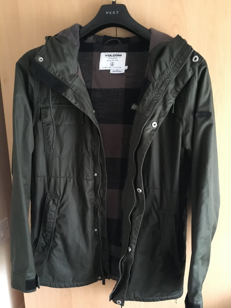 VOLCOM SNOWBOARDING JACKET SIZE (S/P) ** STILL AVAILABLE **