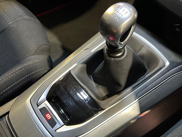 2015 Peugeot 308 2.0 BlueHDi Allure Euro 6 (s/s) 5dr HATCHBACK Diesel Manual