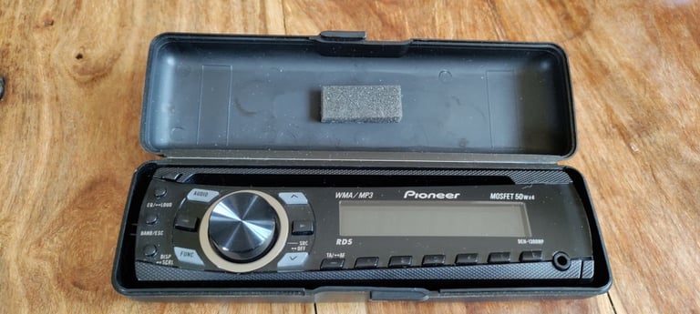 Pioneer MOSFET 50wx4 Car Radio CD Player  Condition - used