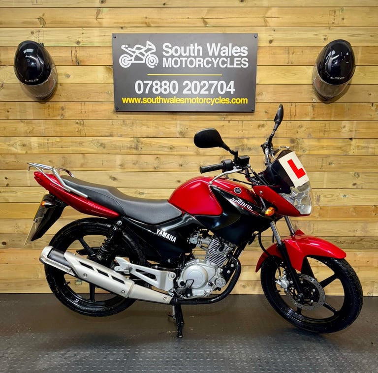 Yamaha YBR125 YBR 125 / 2016 model / JUST 832 MILES!