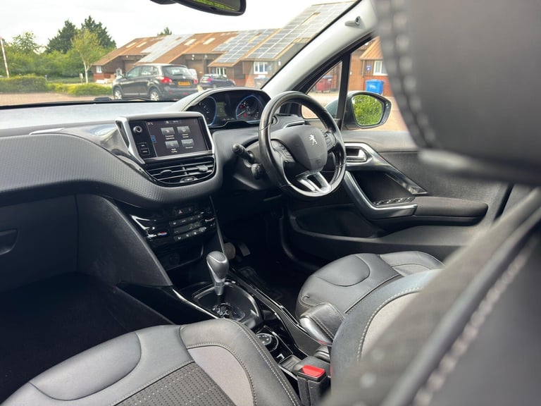 2016 Peugeot 2008 1.2 PureTech Allure EAT Euro 6 (s/s) 5dr HATCHBACK Petrol Automatic