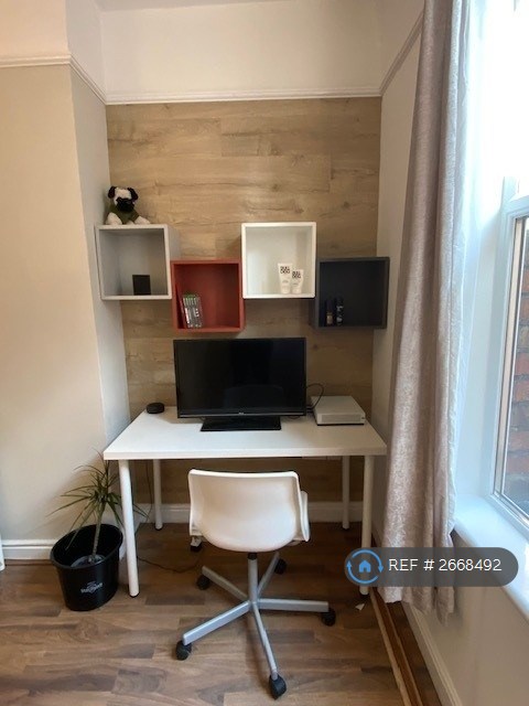 7 bedroom house in Grant Avenue, Liverpool, L15 (7 bed) (#2668492)