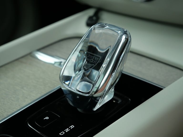 2022 Volvo XC60 2.0h T6 Recharge 18.8kWh Inscription SUV 5dr Petrol Plug-in Hybrid Auto AWD SUV H...