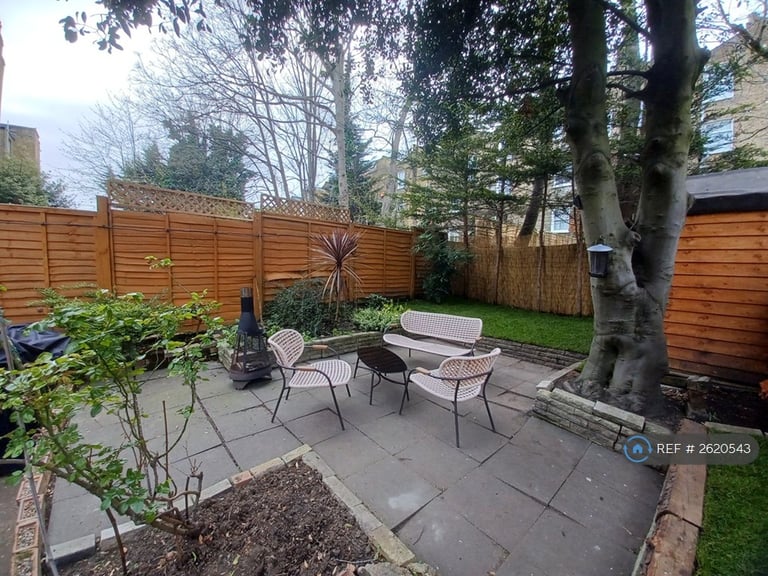 1 bedroom flat in Birkbeck Road, London, W3 (1 bed) (#2620543)