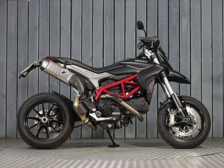 2013 63 DUCATI HYPERMOTARD 821
