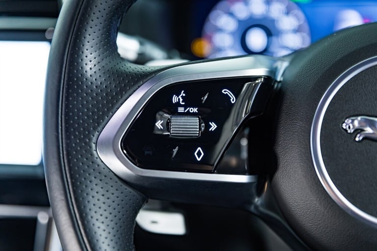 2021 Jaguar XE 2.0 D200 R-Dynamic SE 4dr Auto SALOON DIESEL Automatic