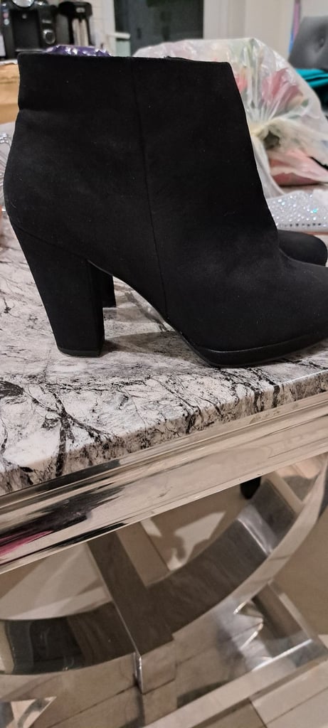 image for New look black boots size 6 wide fitting 