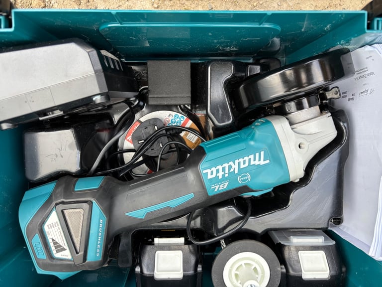 Makita grinder