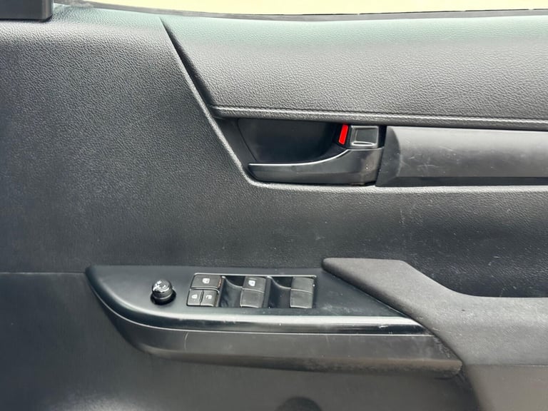 2019 Toyota Hilux Active D/Cab Pick Up 2.4 D-4D PICK UP DIESEL Manual