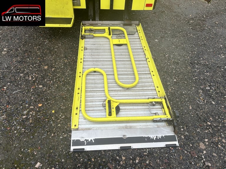 MERCEDES BENZ SPRINTER 519 CDI DIRECT EX AMBULANCE SERIVICS 2017 17 REG EURO 6